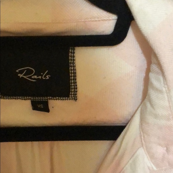 RAILS BUTTON DOWN TANK - Picture 2 of 3